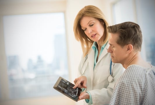 doctor_showing_patient_app