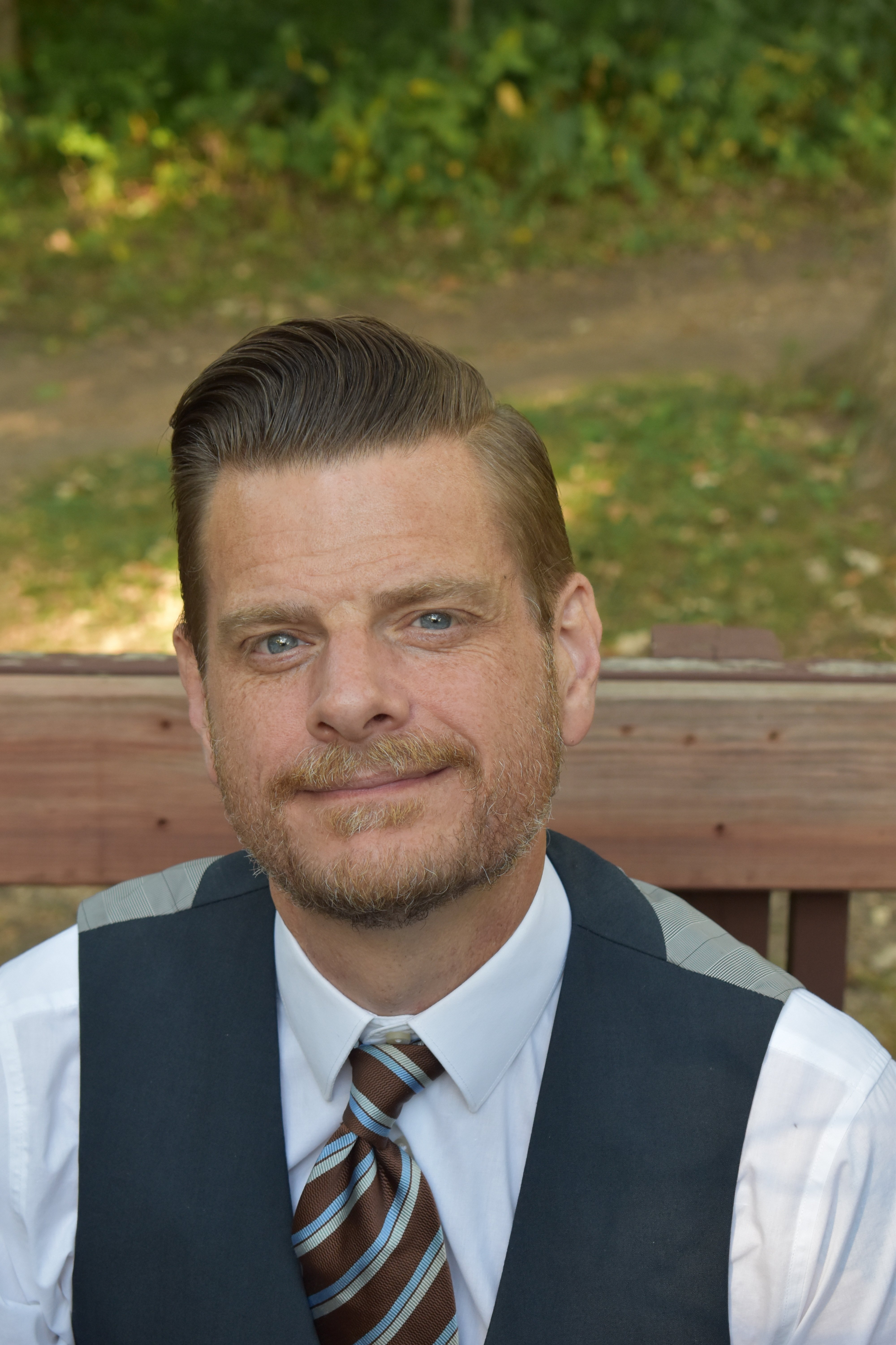 Jerrad R Headshot-1